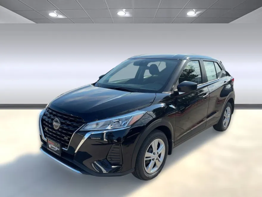 2025 Nissan Kicks Play S photo 1