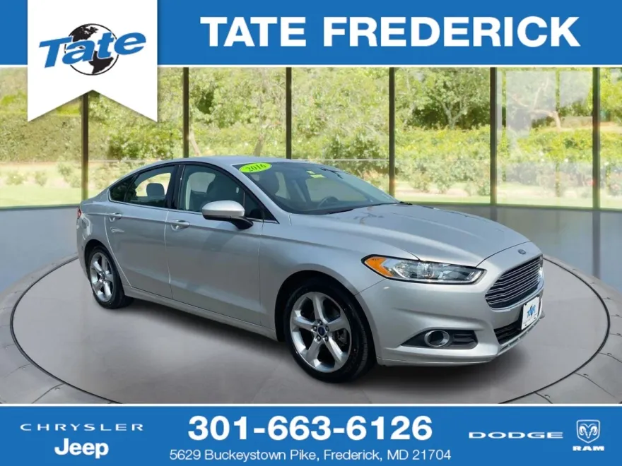 2016 Ford Fusion S photo 1