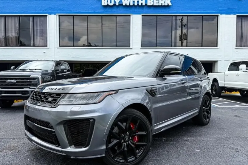 2022 Land Rover Range Rover SVR photo 1