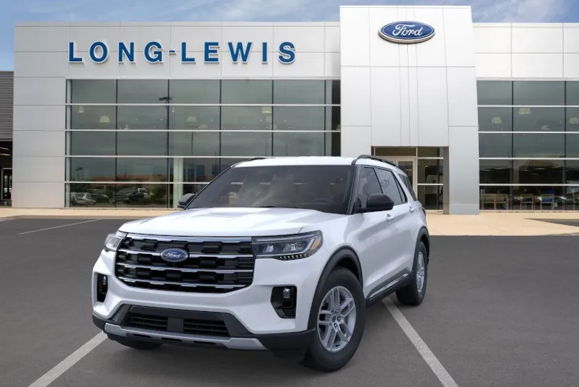 2025 Ford Explorer photo 1