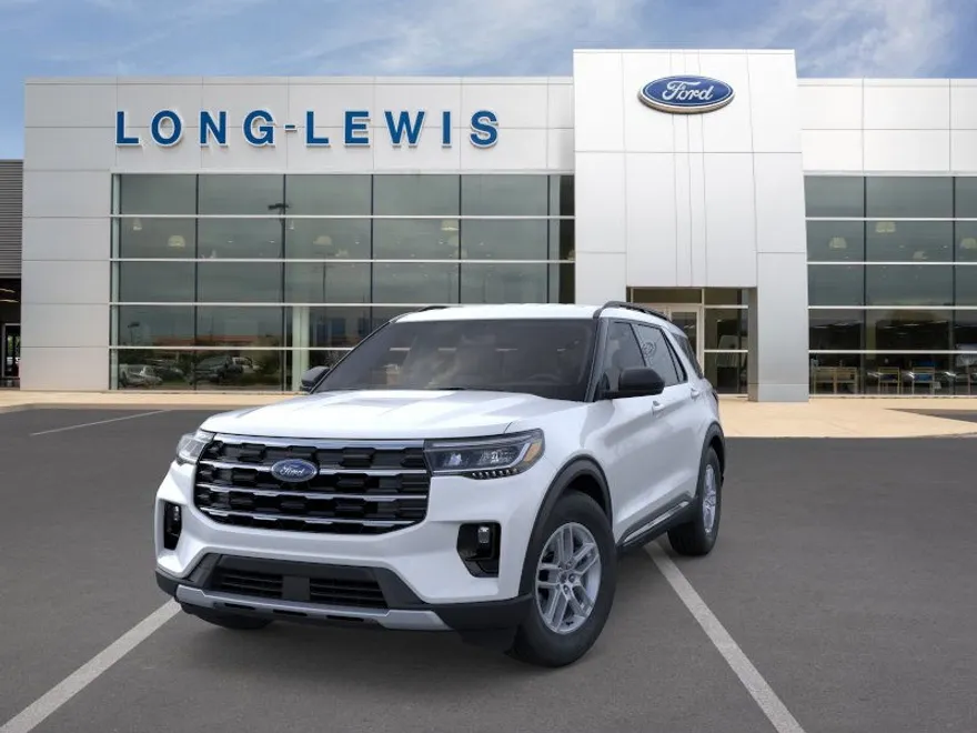 2025 Ford Explorer photo 1
