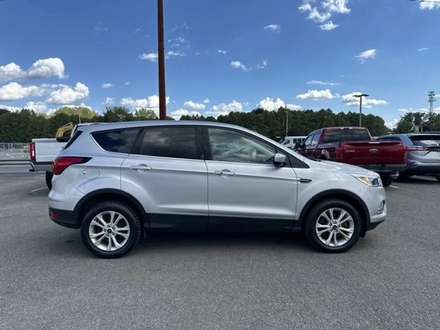 2019 Ford Escape SE photo 1