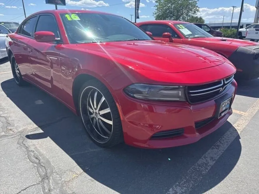 2016 Dodge Charger SE photo 1