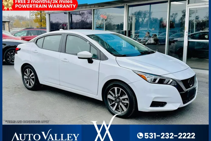 2022 Nissan Versa SV Sedan photo 1