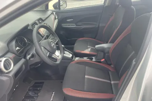 2025 Nissan Versa SR photo 3
