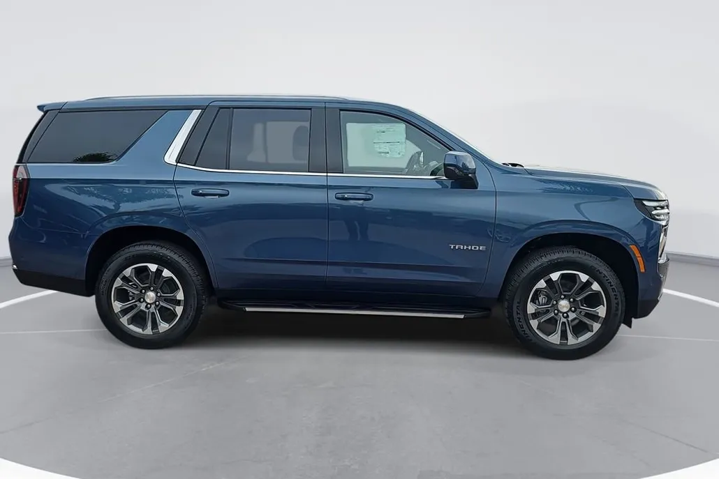2025 Chevrolet Tahoe LS photo 1