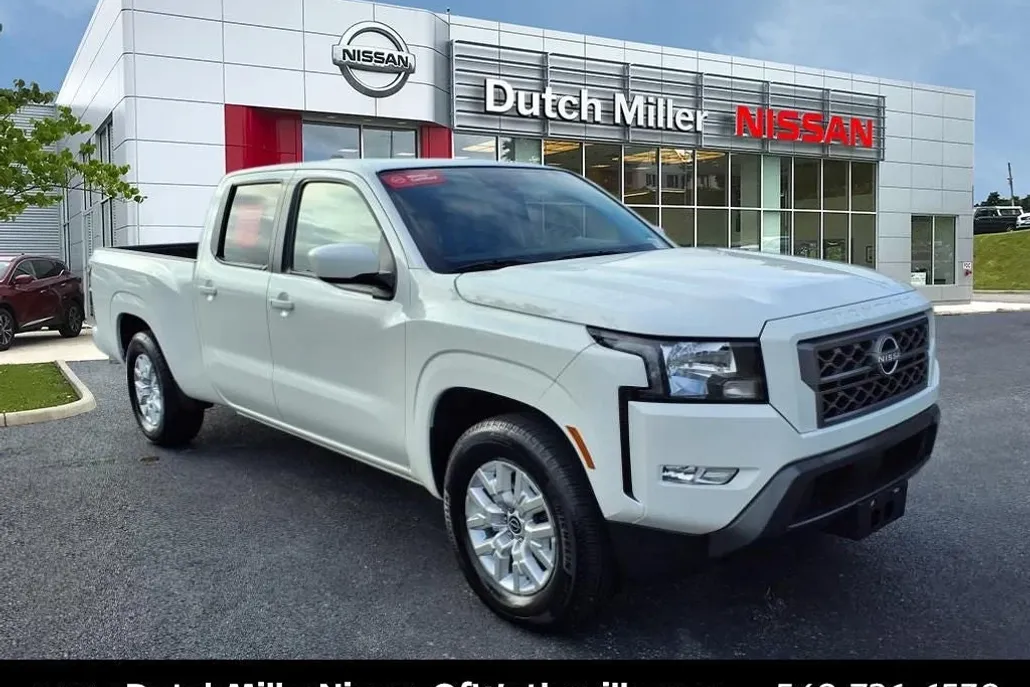 2024 Nissan Frontier Crew Cab SV photo 1