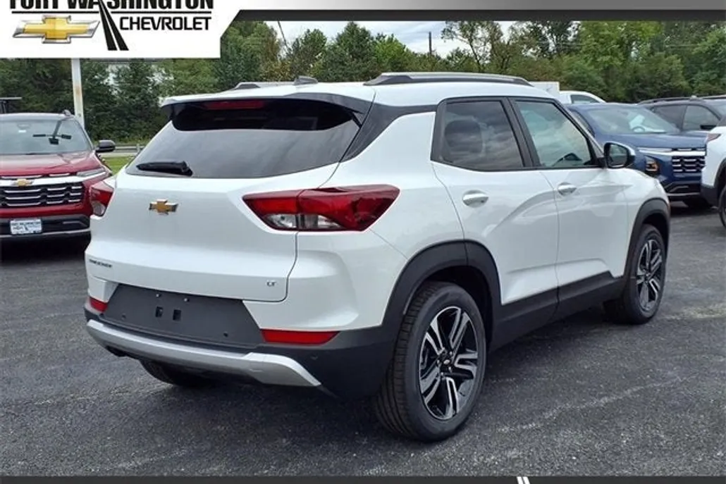 2026 Chevrolet Trailblazer LT photo 1