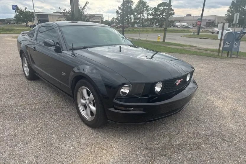 2007 Ford Mustang GT Deluxe photo 1