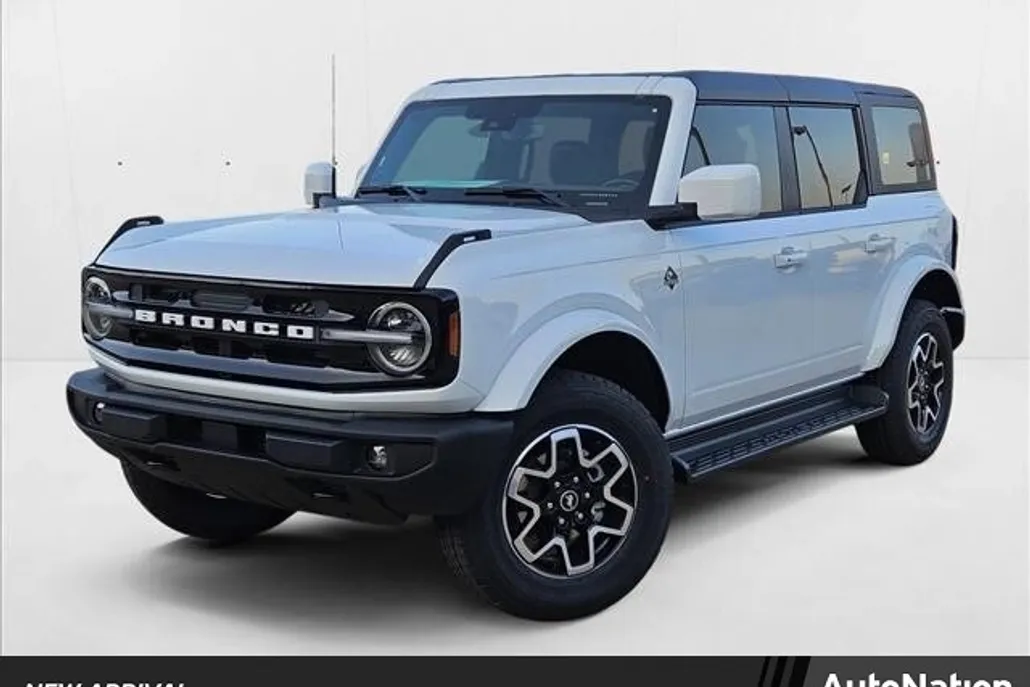 2025 Ford Bronco Outer Banks photo 1