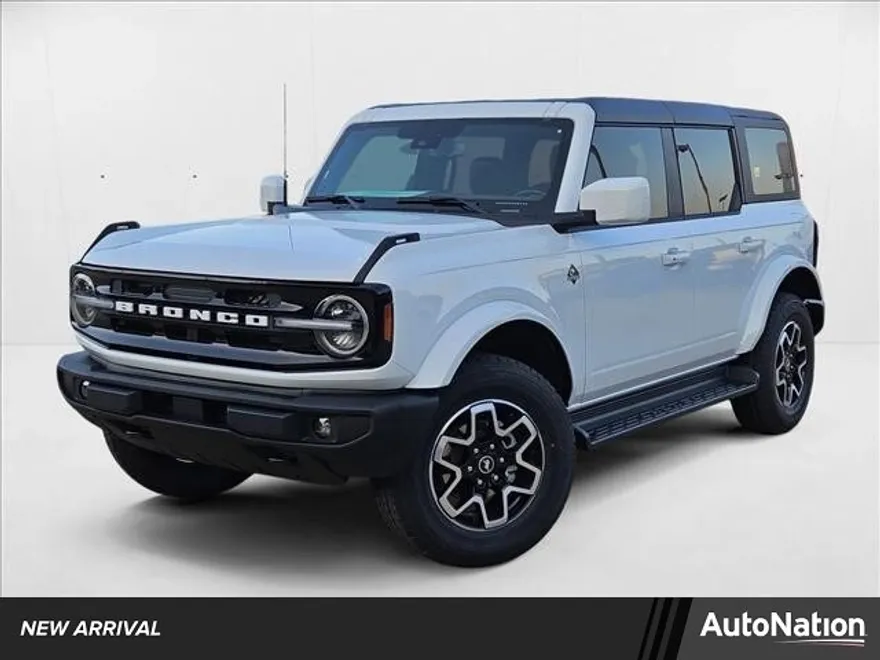 2025 Ford Bronco Outer Banks photo 1