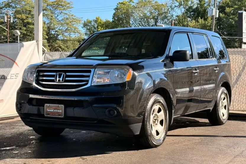 2015 Honda Pilot LX Sport photo 1