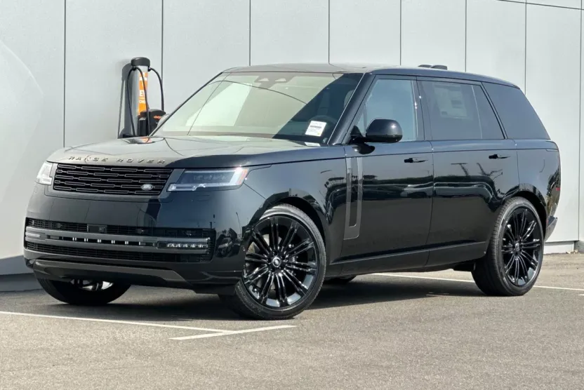 2025 Land Rover Range Rover SE photo 1