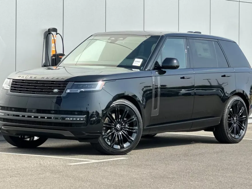 2025 Land Rover Range Rover SE photo 1