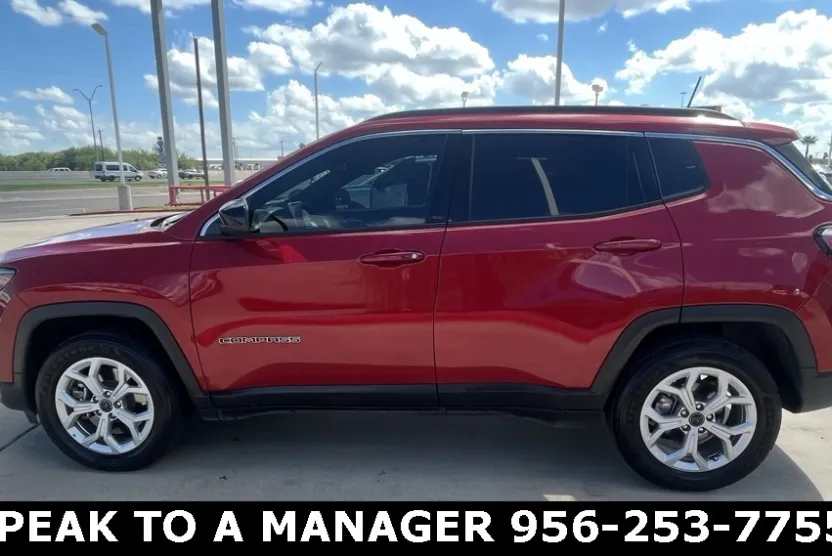 2025 Jeep Compass Latitude photo 1