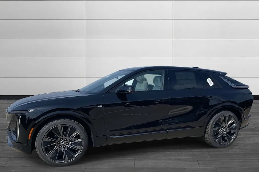 2025 Cadillac Lyriq Sport photo 1