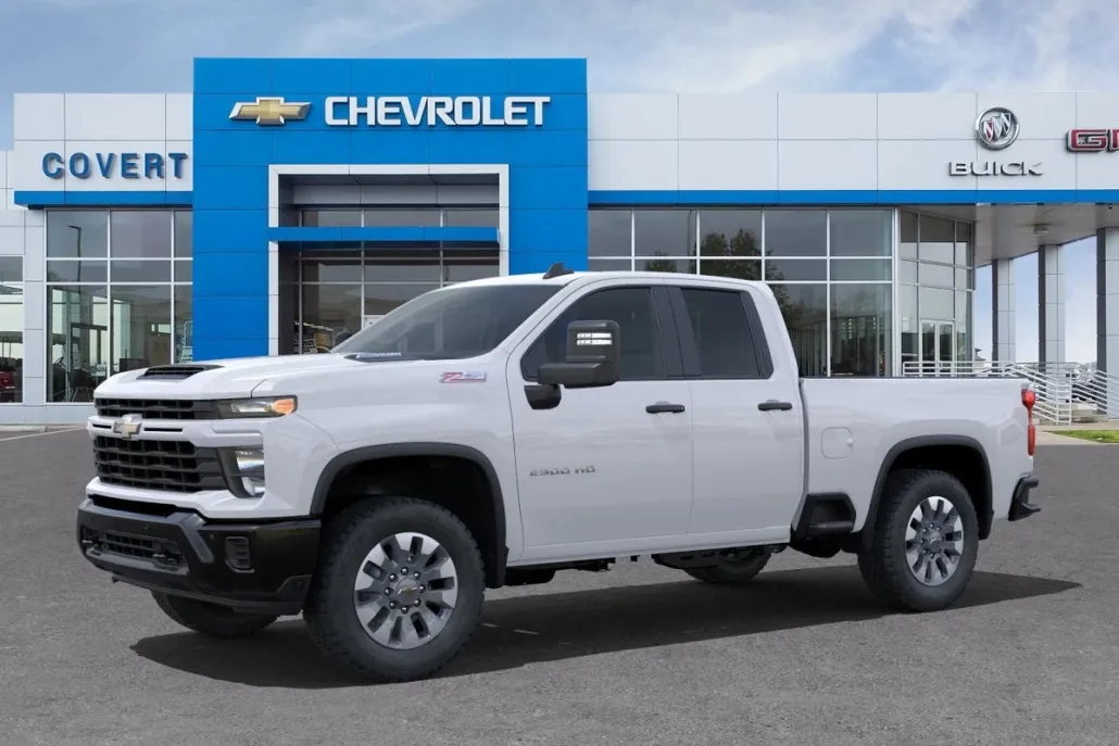 2025 Chevrolet Silverado 2500HD Custom photo 1