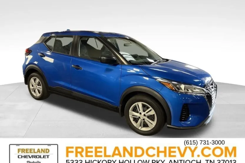 2023 Nissan Kicks S photo 1