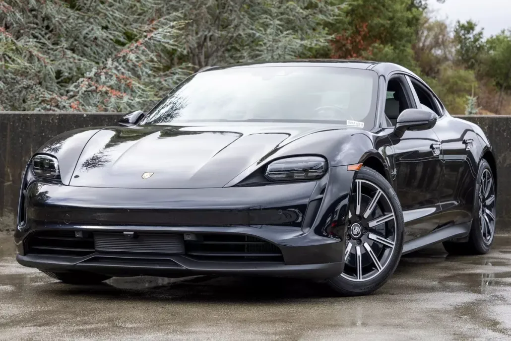 2021 Porsche Taycan Base photo 1