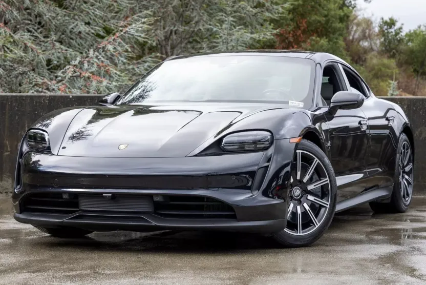 2021 Porsche Taycan Base photo 1
