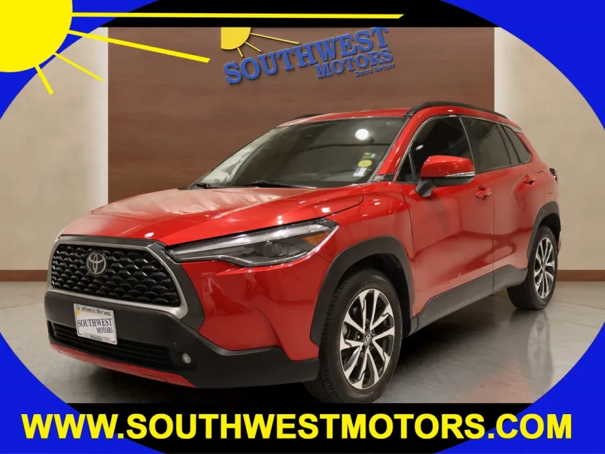 2022 Toyota Corolla Cross XLE photo 1