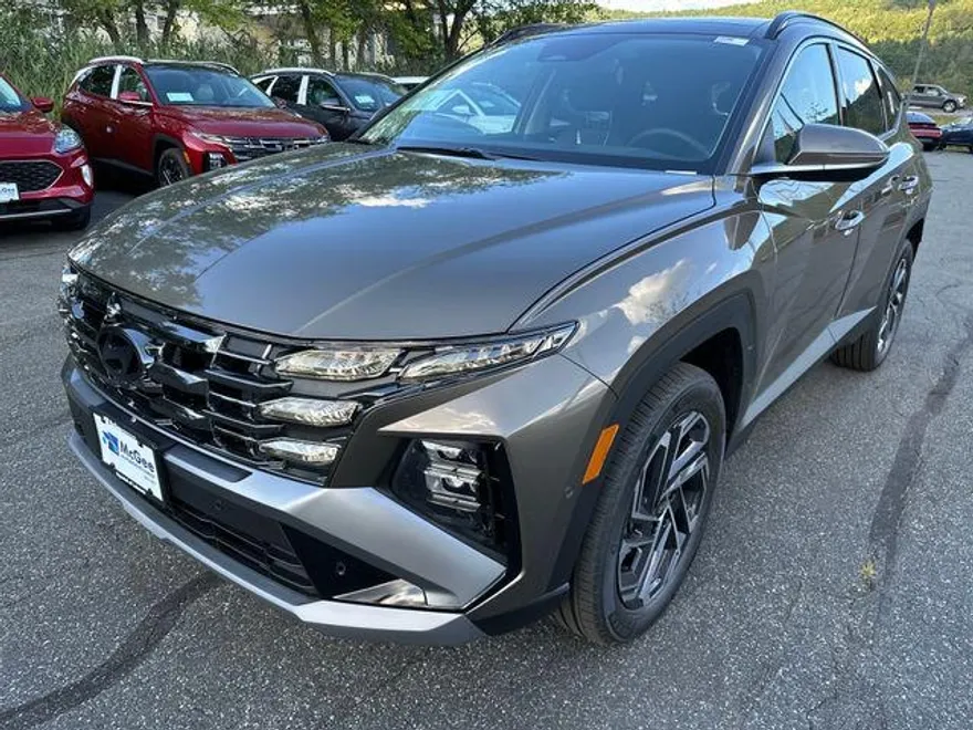 2025 Hyundai Tucson Hybrid Limited photo 1