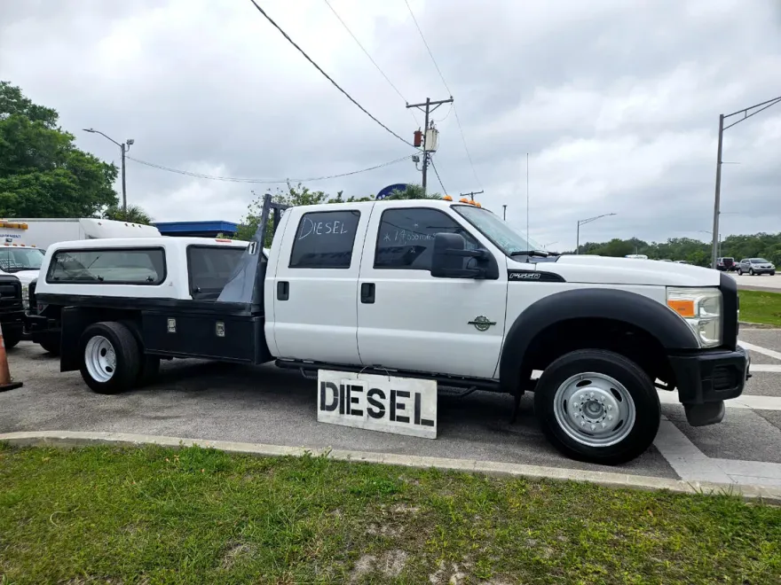 2011 Ford F-550 photo 1