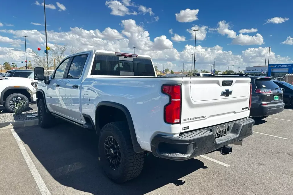 2024 Chevrolet Silverado 2500HD ZR2 photo 1