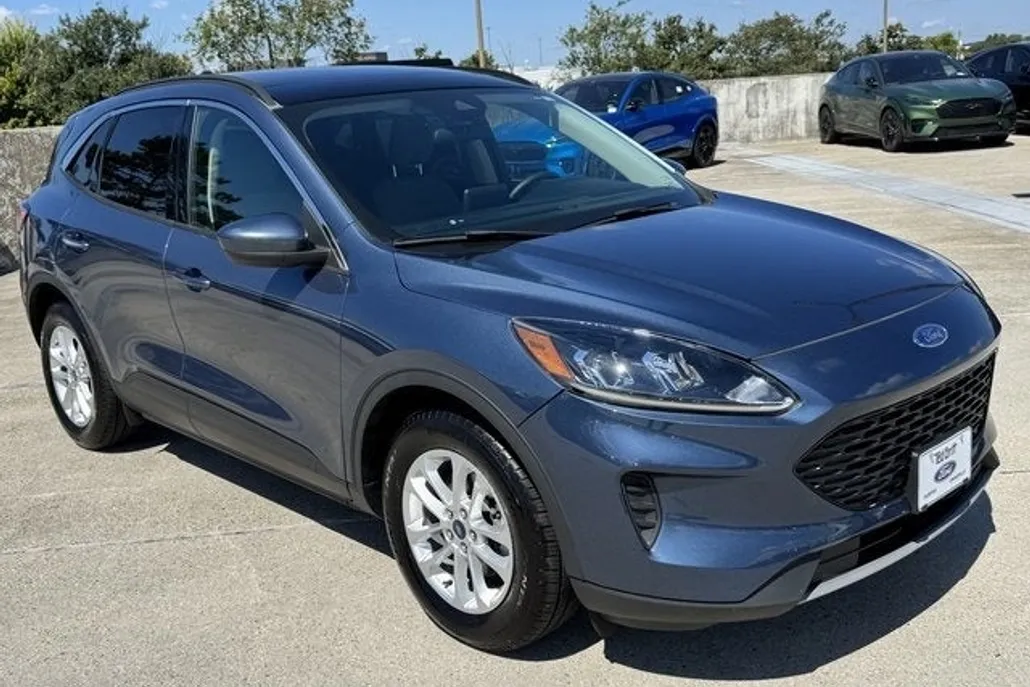 2020 Ford Escape SE photo 1