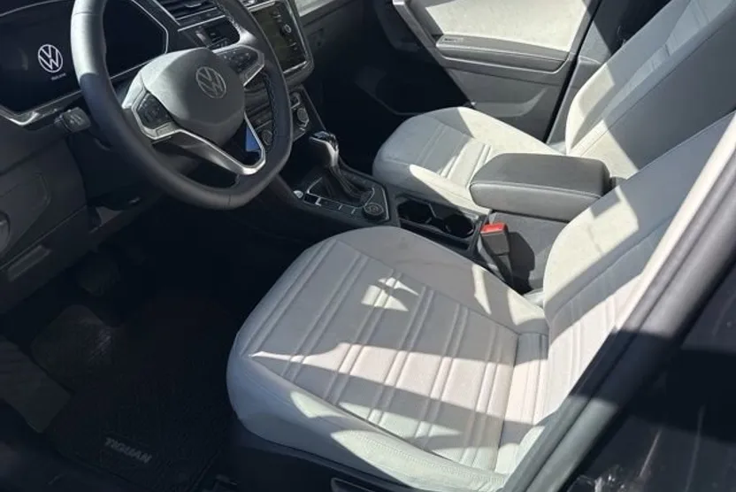 2024 Volkswagen Tiguan S photo 1
