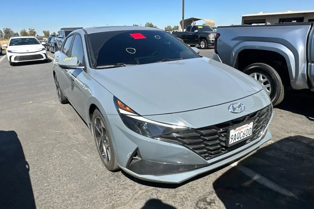 2022 Hyundai Elantra SEL photo 1