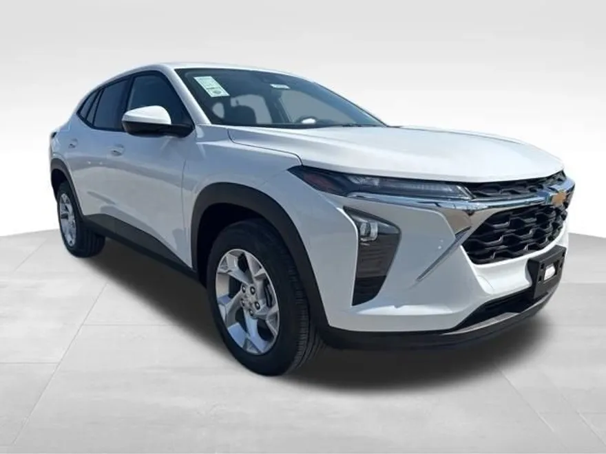 2026 Chevrolet Trax LS photo 1