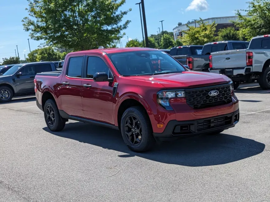 2025 Ford Maverick XLT photo 1