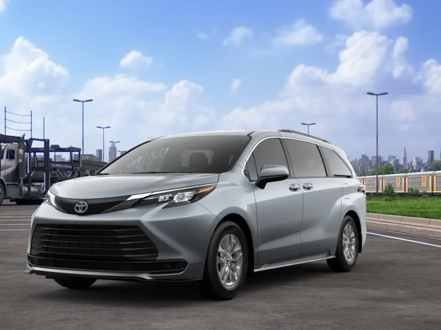 2025 Toyota Sienna LE photo 1