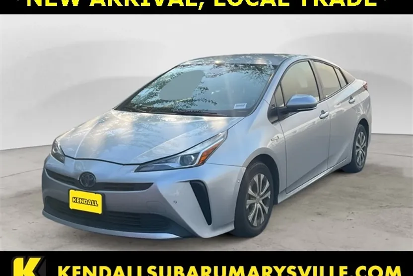 2021 Toyota Prius LE photo 1