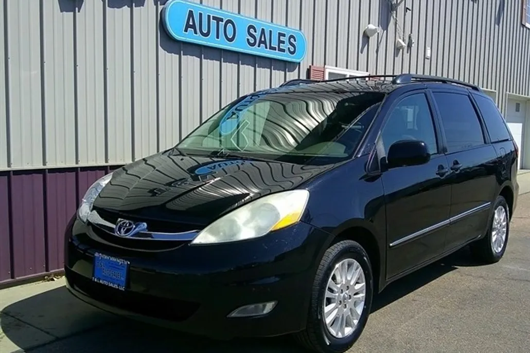 2009 Toyota Sienna Limited photo 1