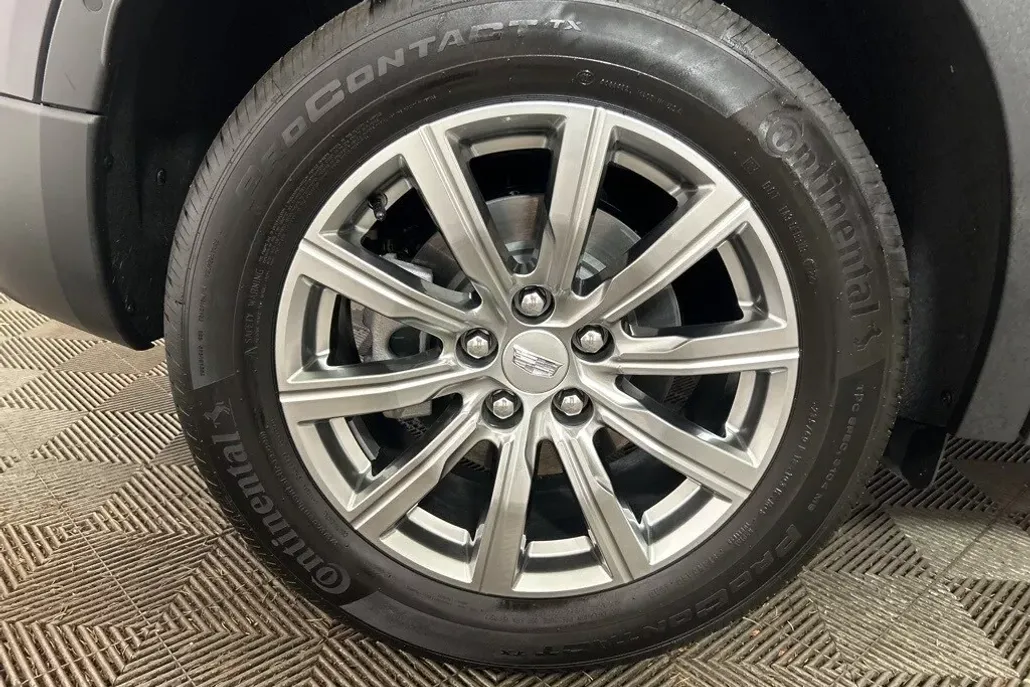 2022 Cadillac XT4 Premium Luxury photo 1