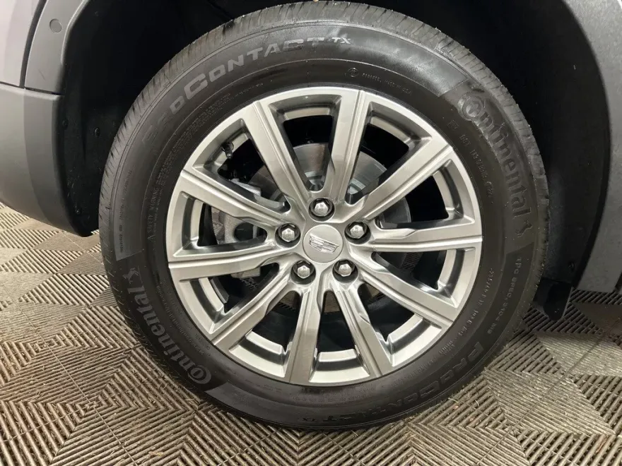 2022 Cadillac XT4 Premium Luxury photo 1