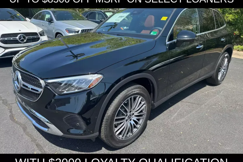 2025 Mercedes Benz GLC 300 4MATIC photo 1