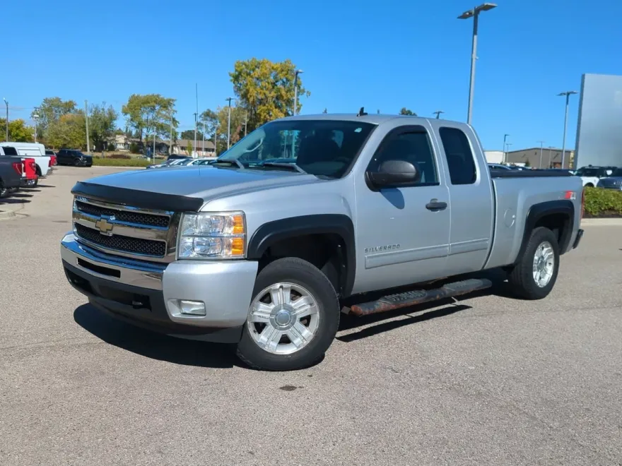 2011 Chevrolet Silverado 1500 LT photo 1