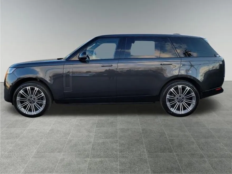 2025 Land Rover Range Rover SE photo 1