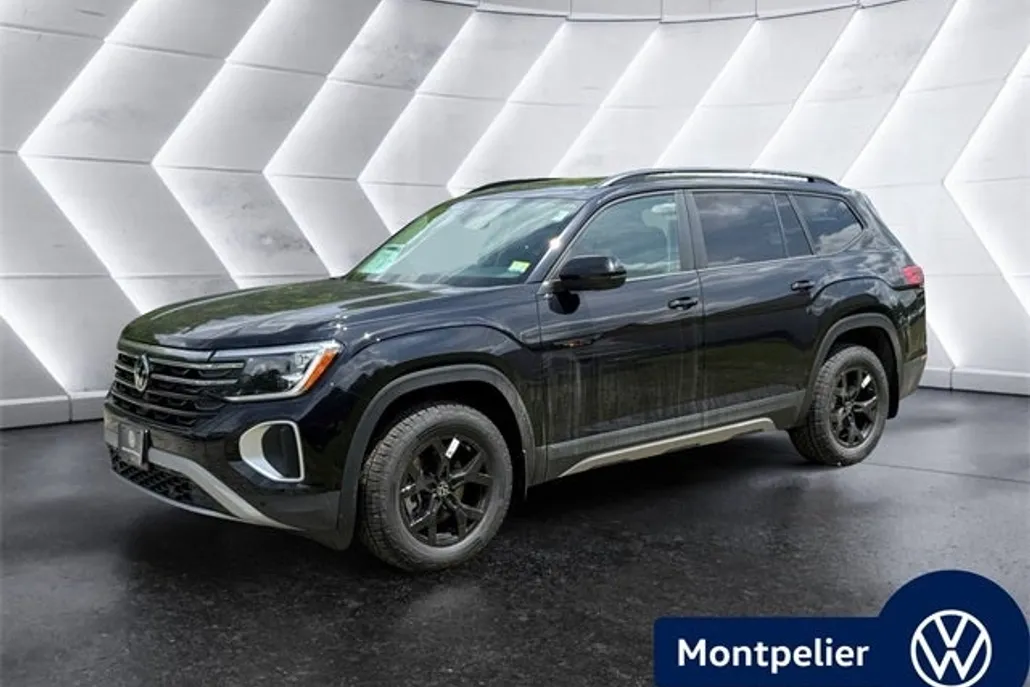 2025 Volkswagen Atlas Peak Edition SE photo 1