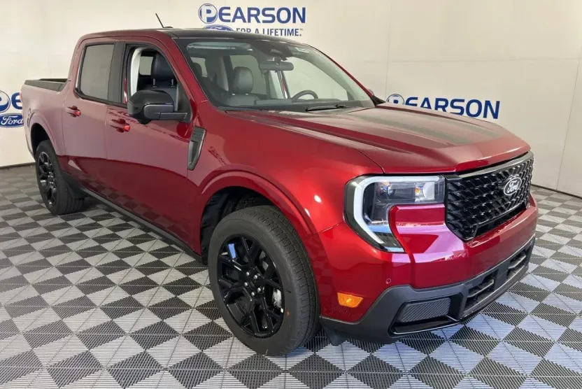 2025 Ford Maverick Lariat photo 1