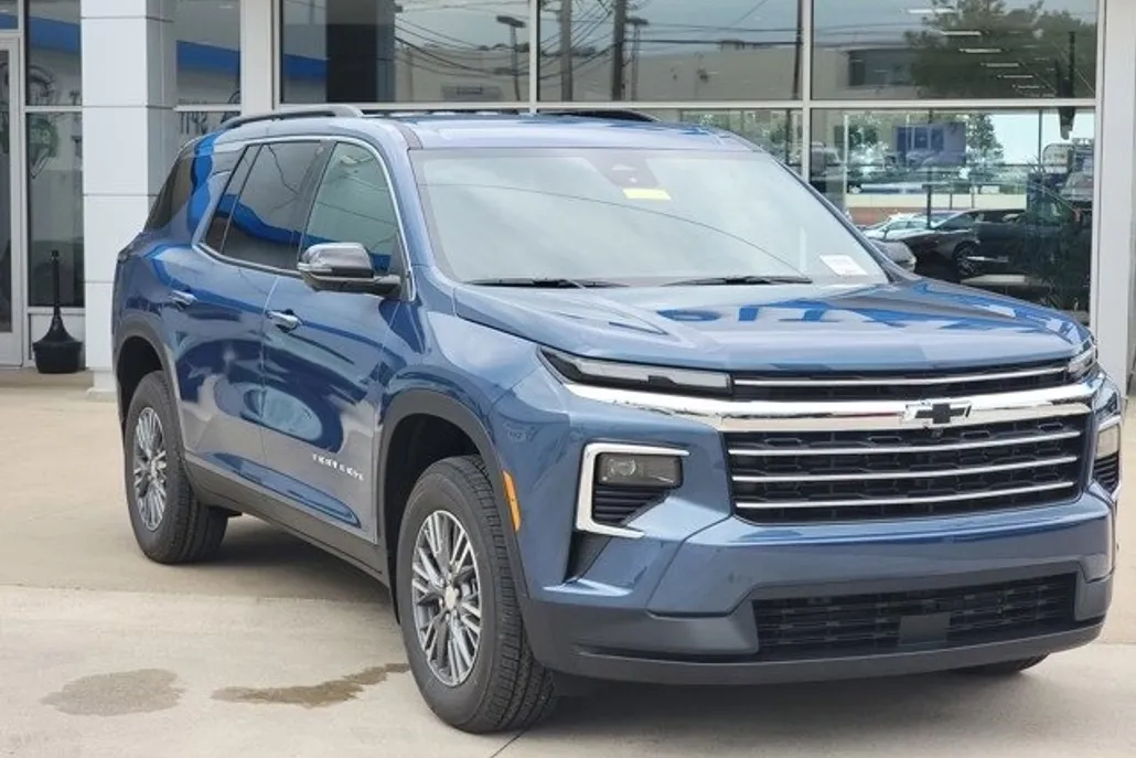 2026 Chevrolet Traverse photo 1