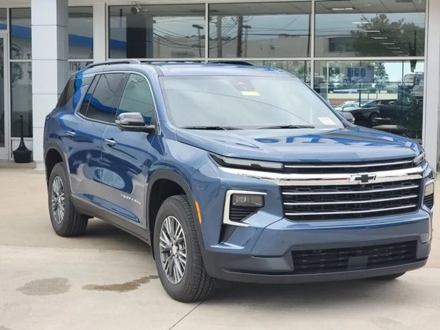 2026 Chevrolet Traverse photo 1