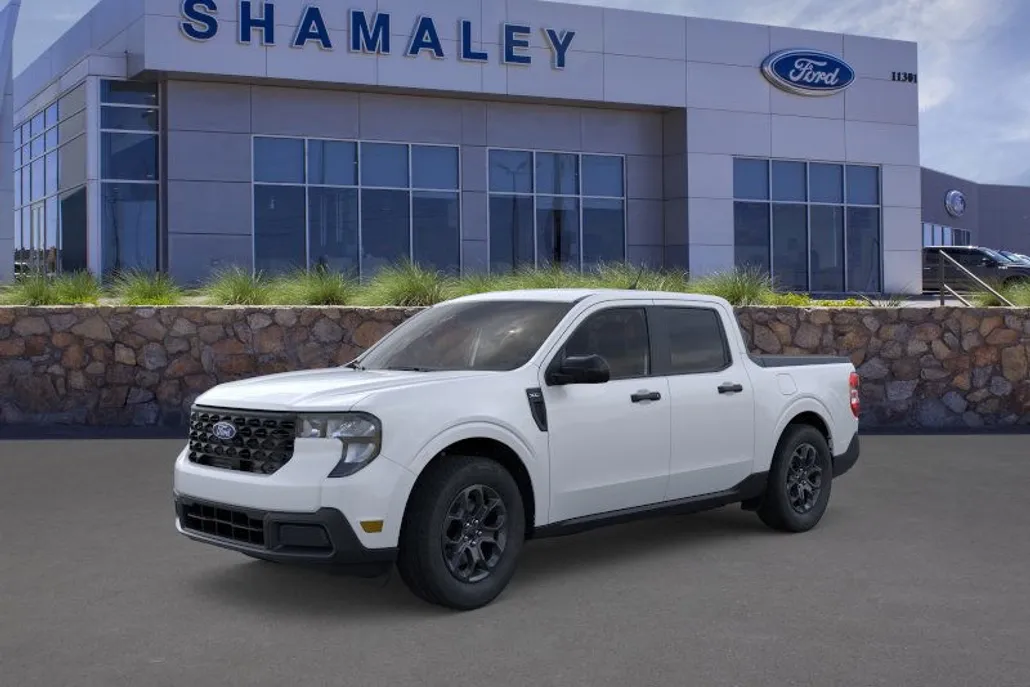 2025 Ford Maverick XLT photo 1