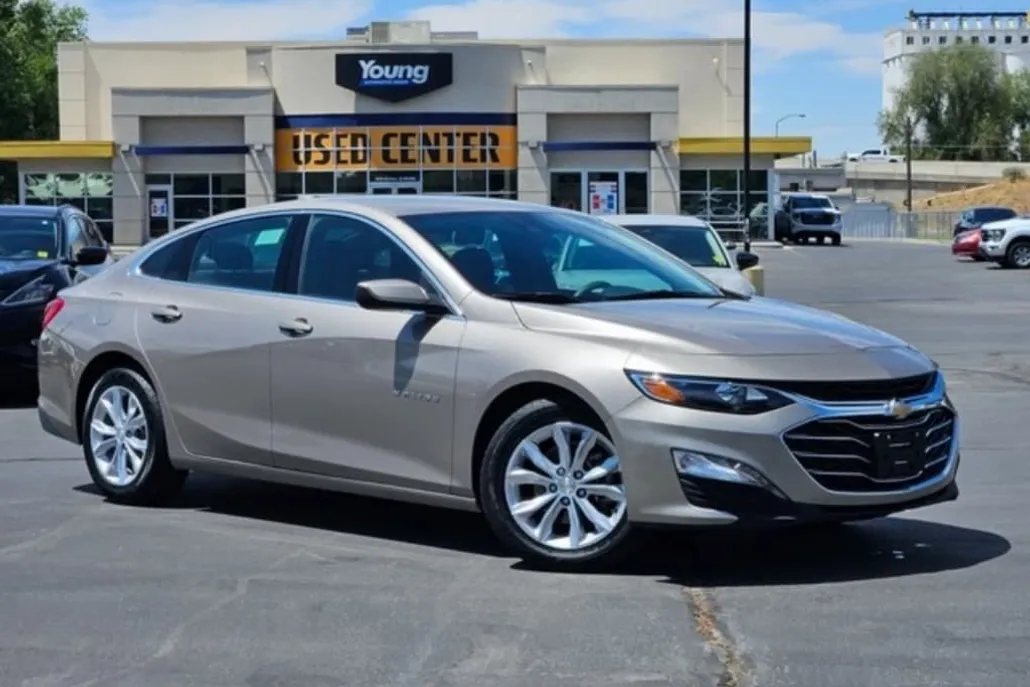 2023 Chevrolet Malibu 1LT photo 1