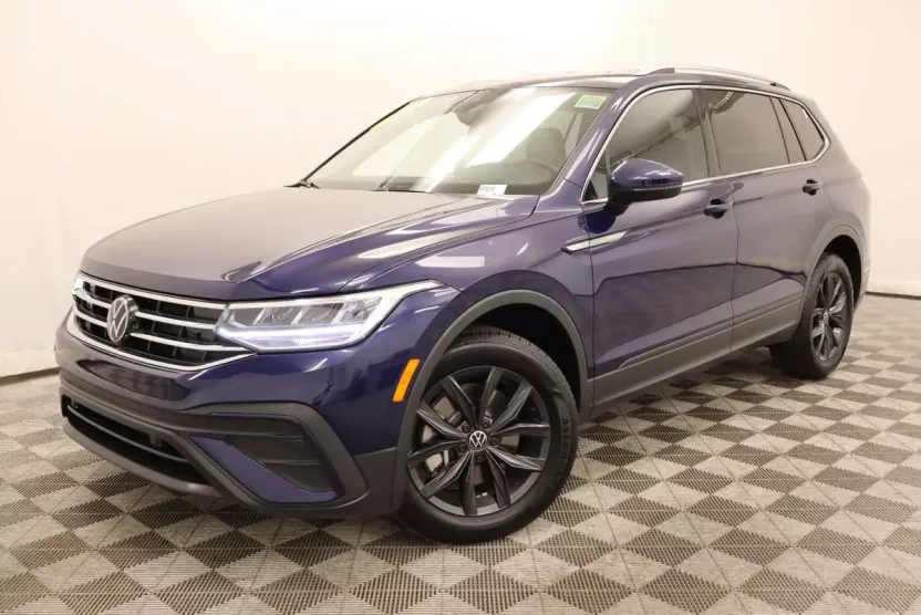 2024 Volkswagen Tiguan SE photo 1