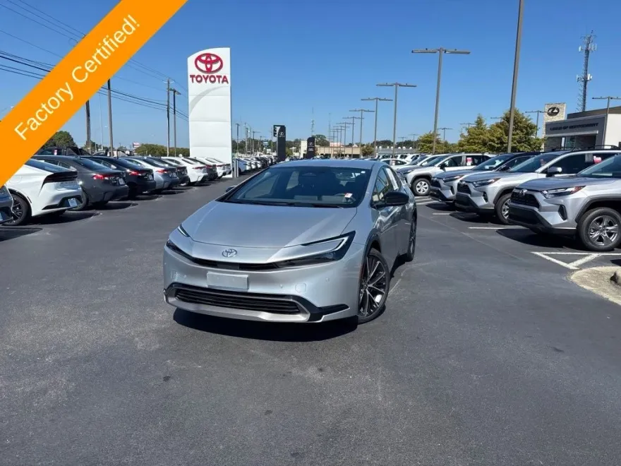 2023 Toyota Prius XLE photo 1
