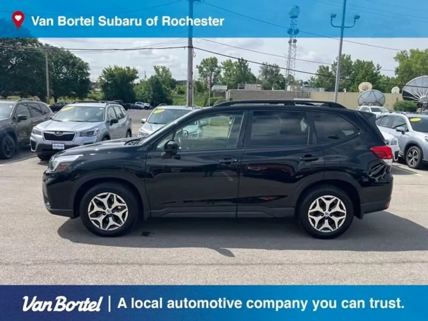 2021 Subaru Forester Premium photo 1